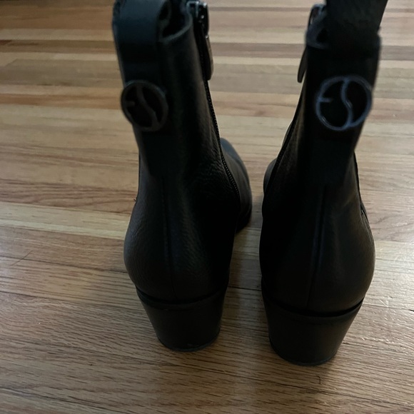 Franco sarto saber booties size 8 - Picture 5 of 6